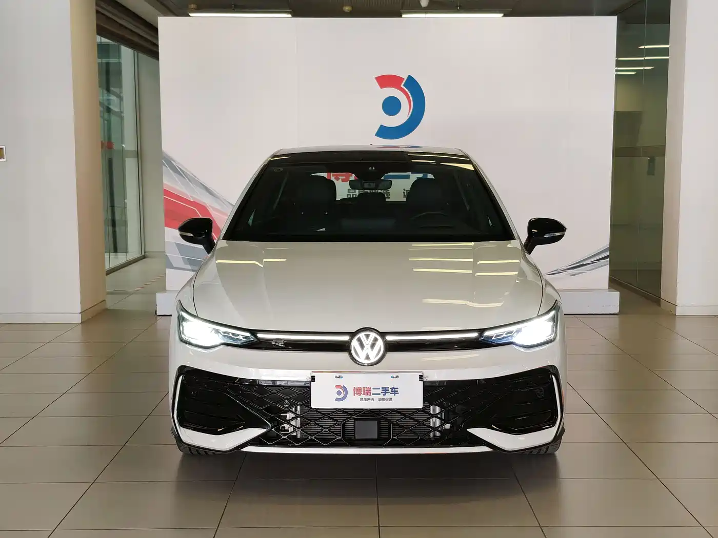 Volkswagen Golf 2025 2025 300TSI R-Line