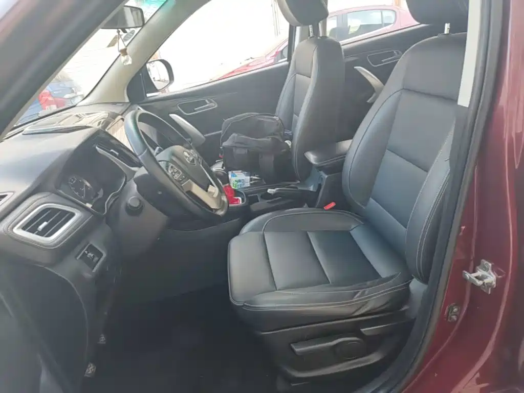 SWM Motor SWM X7 2018 2016 1.8L Manual Luxury 7-seater