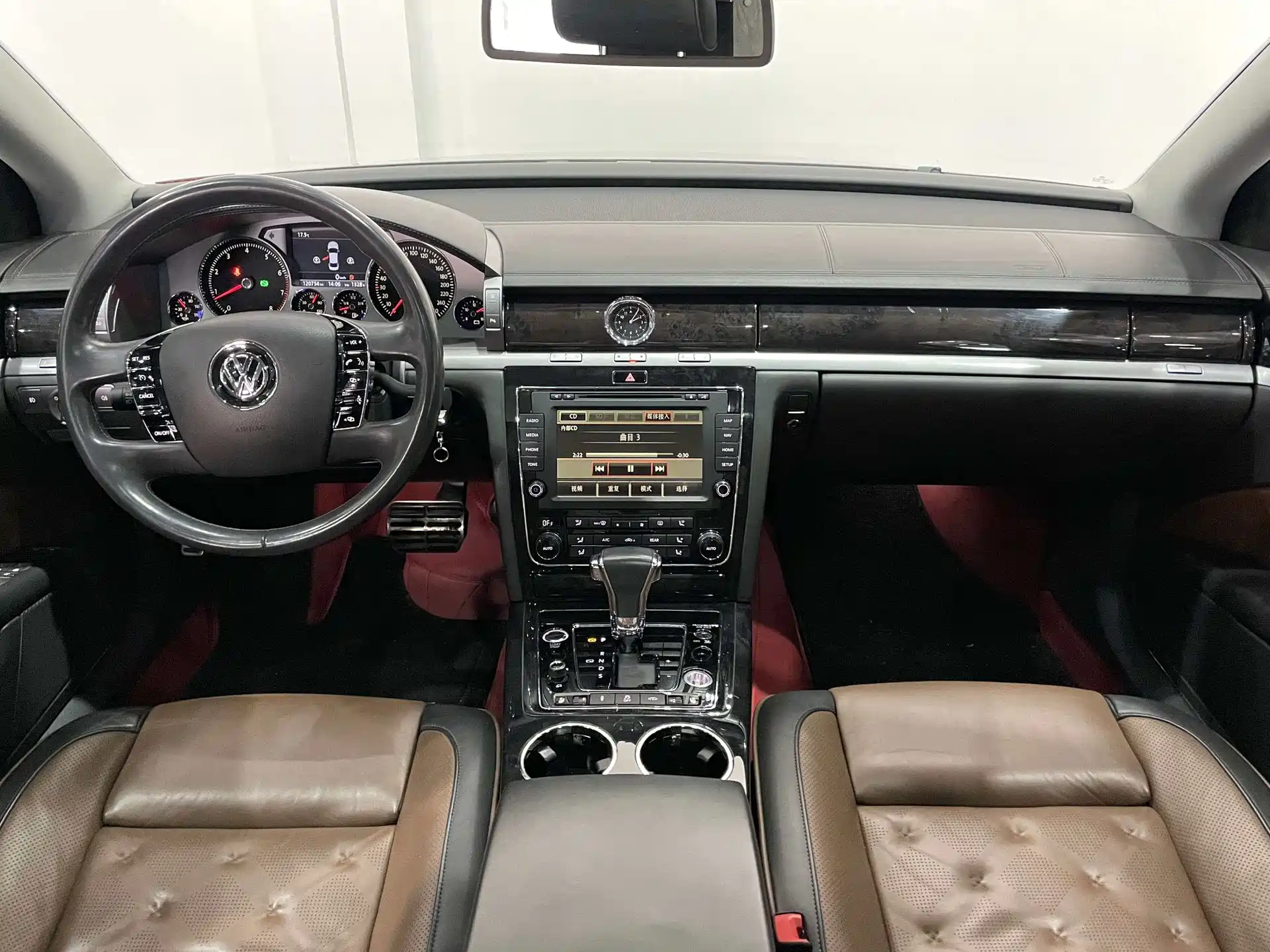 Фото 6 - Volkswagen Phaeton