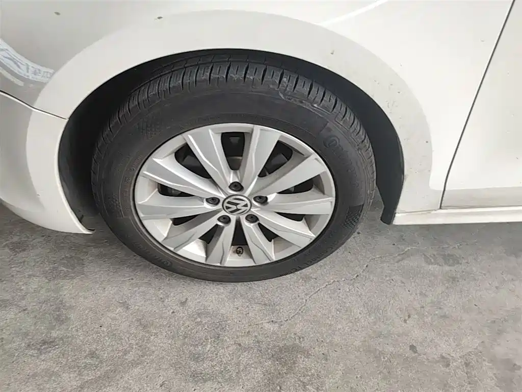 Volkswagen Sagitar 2014 Facelift 1.6L Automatic Comfort фото 23