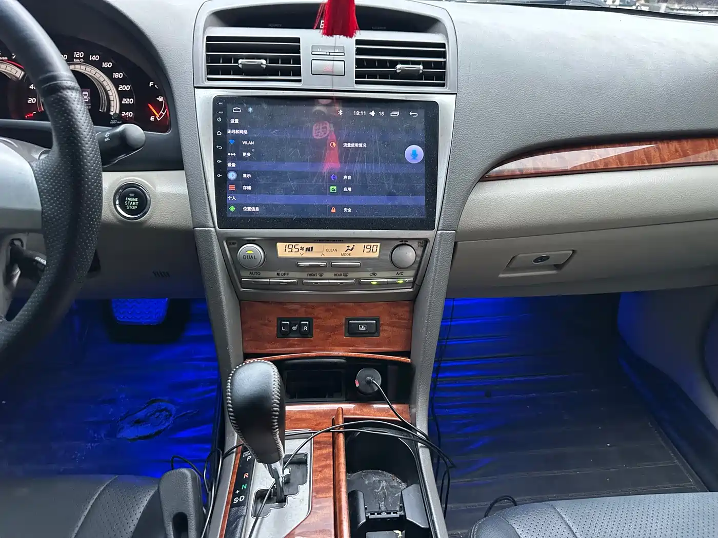 Фото 17 - Toyota Camry