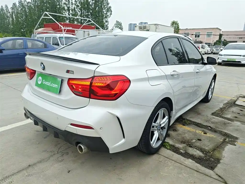 BMW 1 Series 2020 Model 120i M Sport Package фото 6