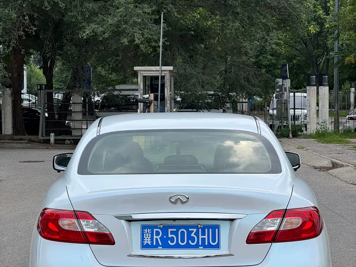 Infiniti Q70 2015 2015 Q70L 2.5L Enjoyment Edition