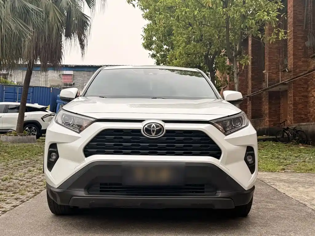 Toyota RAV4 Rongfang 2023 2.0L CVT 2WD Urban Edition фото 12