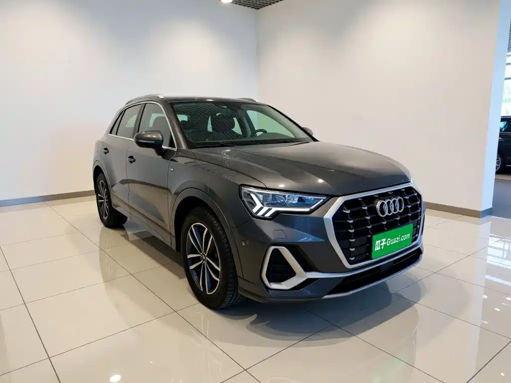 Photo 3 - Audi Q3