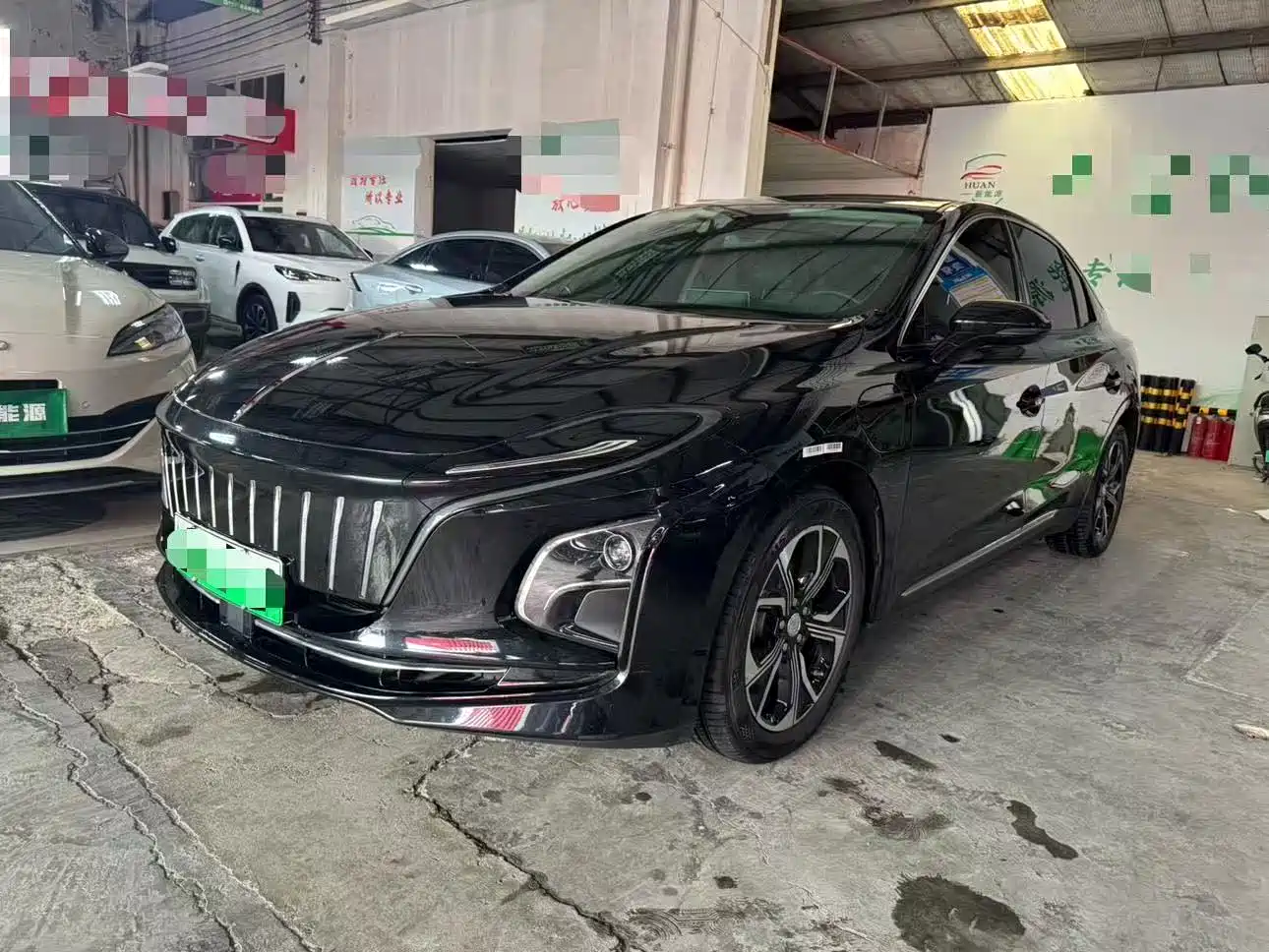 Hongqi E-QM5 2023 Basic Travel Edition