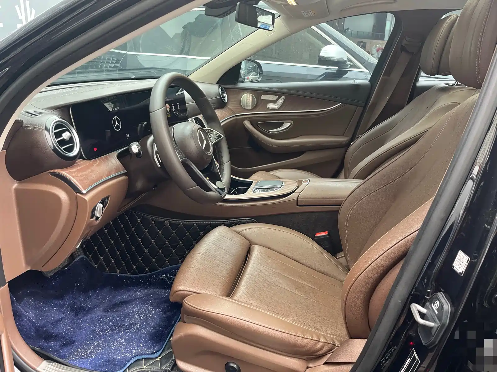 Photo 4 - Mercedes-Benz E-Class