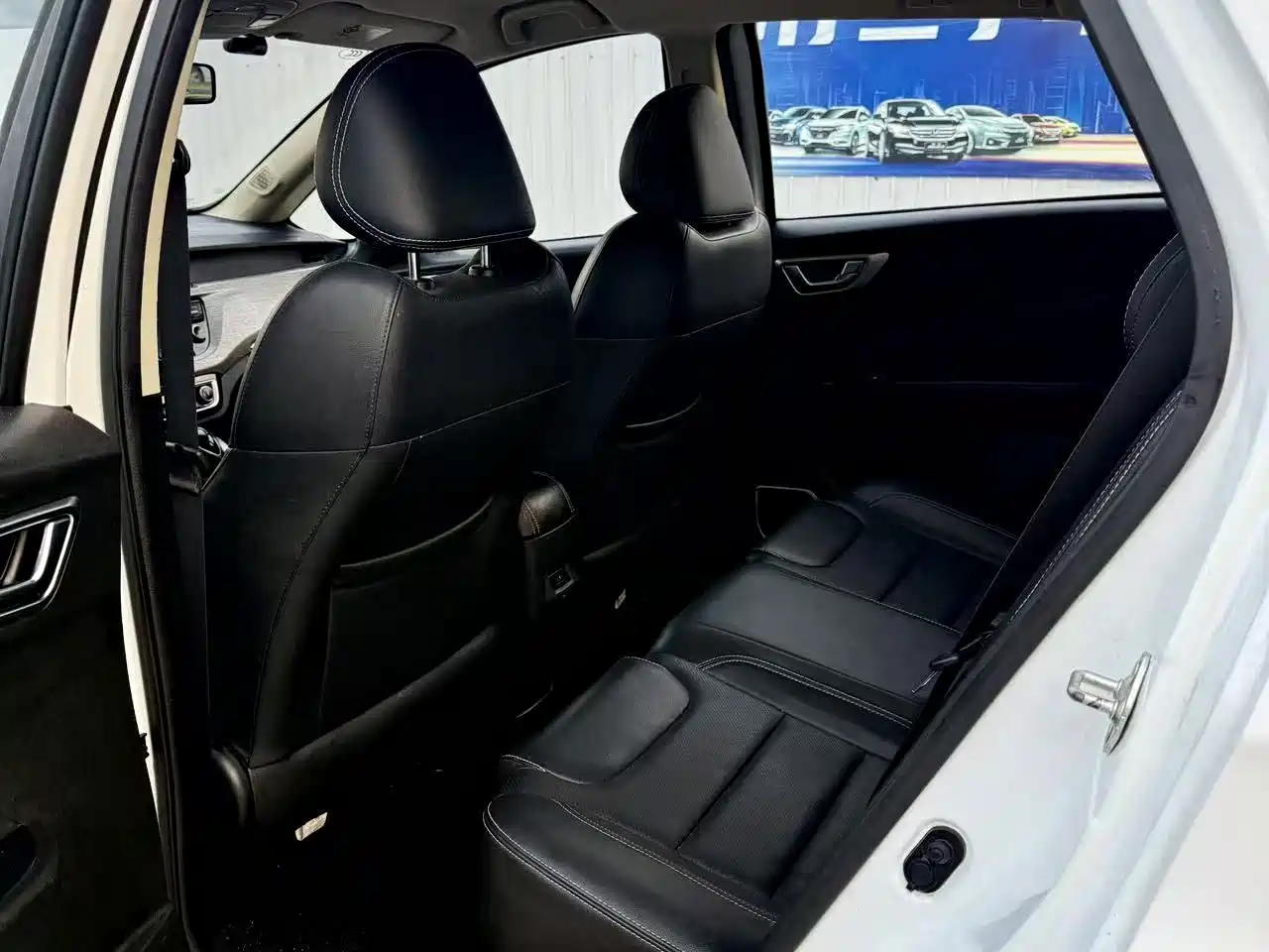 Фото 5 - Geely Vision X3