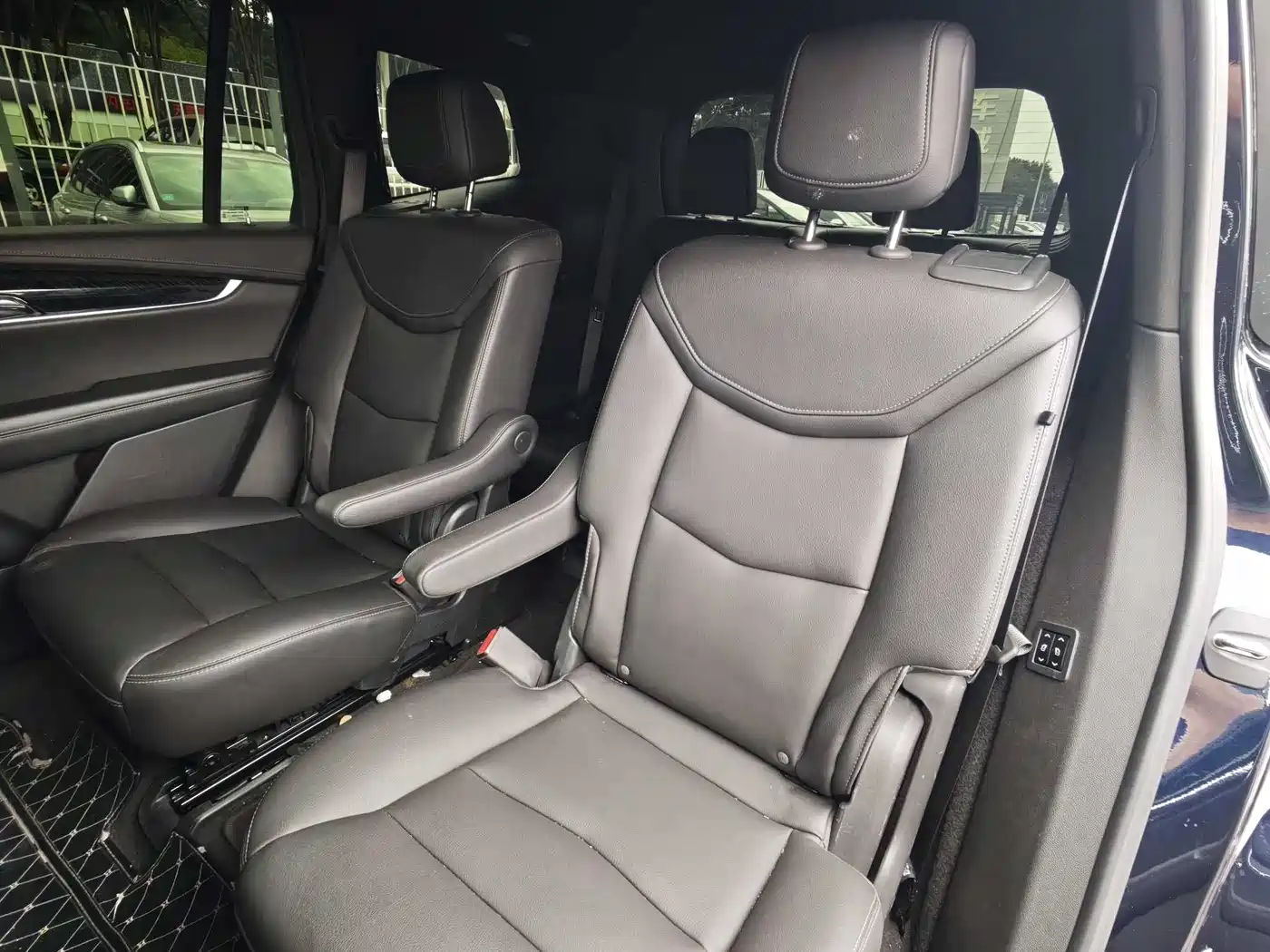 CADILLAC XT6