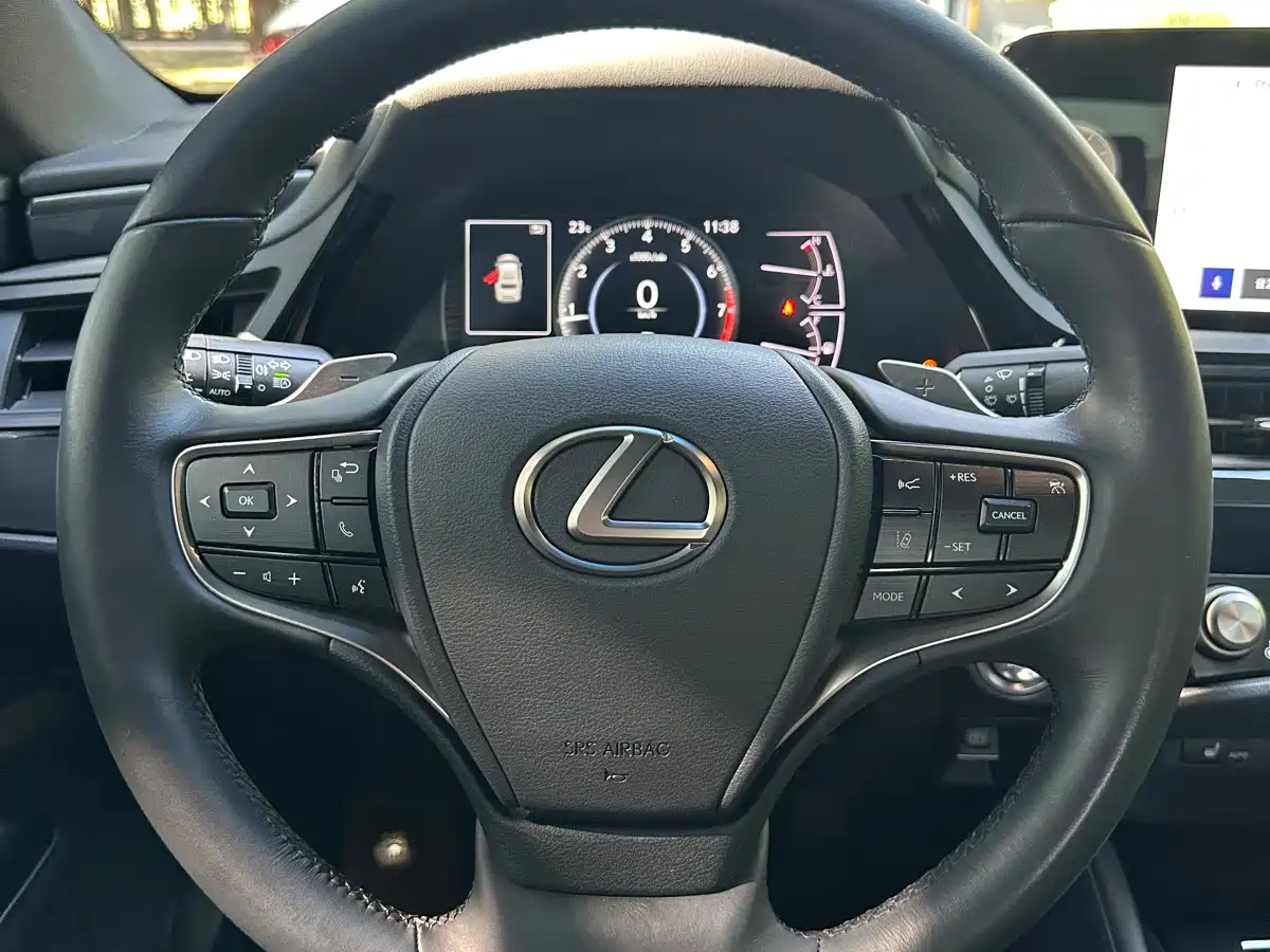 Lexus ES 2022 200 Excellence Edition фото 11