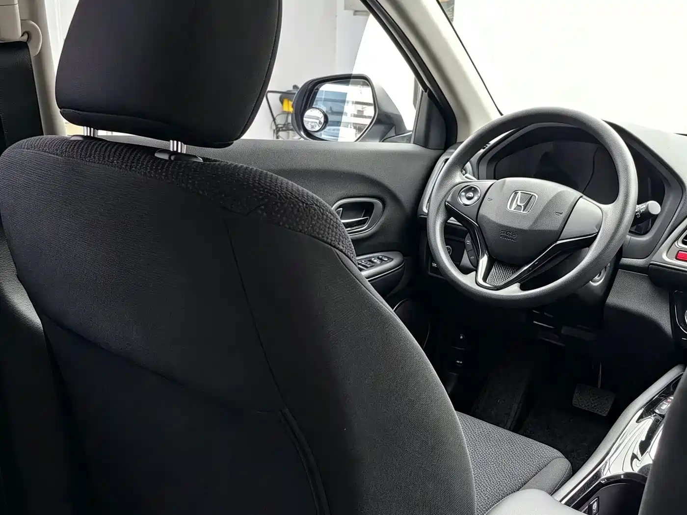 Honda Vezel 2015 2015 1.5L CVT 2WD Comfort