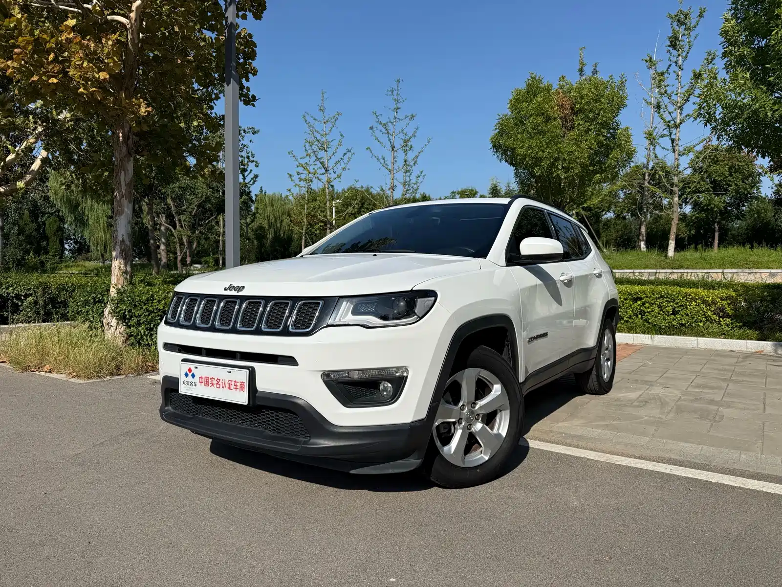 Фото 5 - Jeep Compass