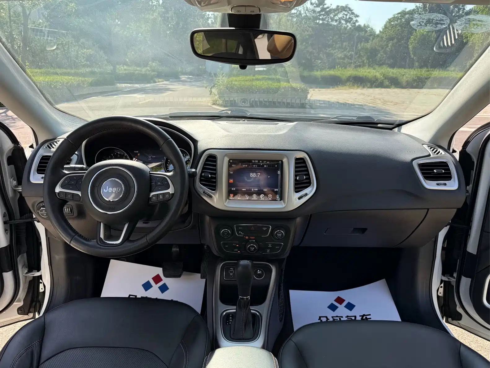 Фото 8 - Jeep Compass