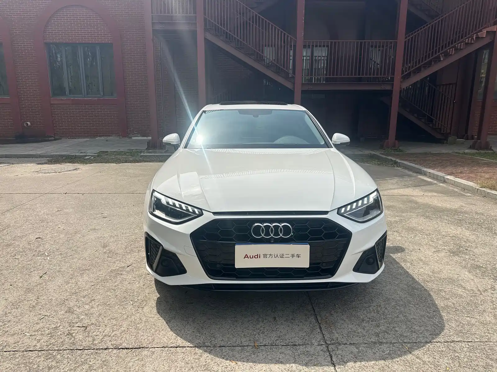 Фото 2 - Audi A4L