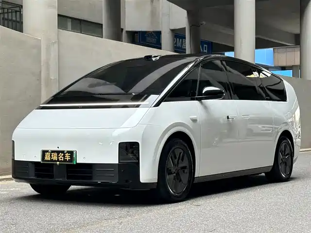 Li Auto MEGA Home, Семейная спецсерия