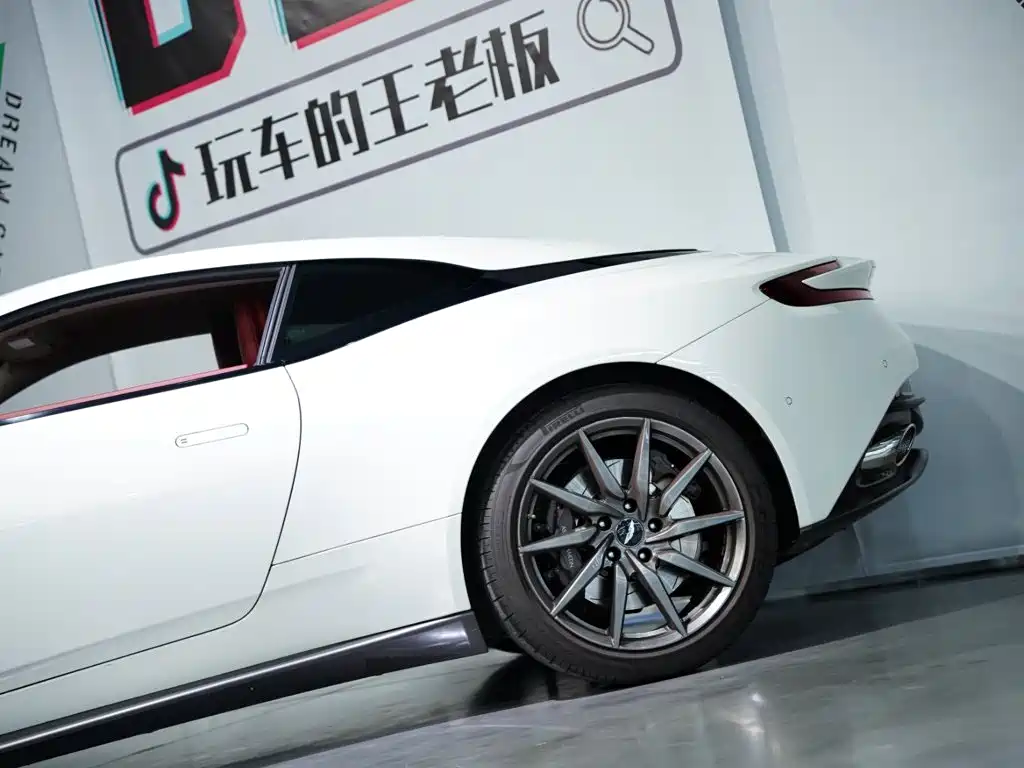 Aston Martin DB11 2022 2020 4.0T V8 Coupe