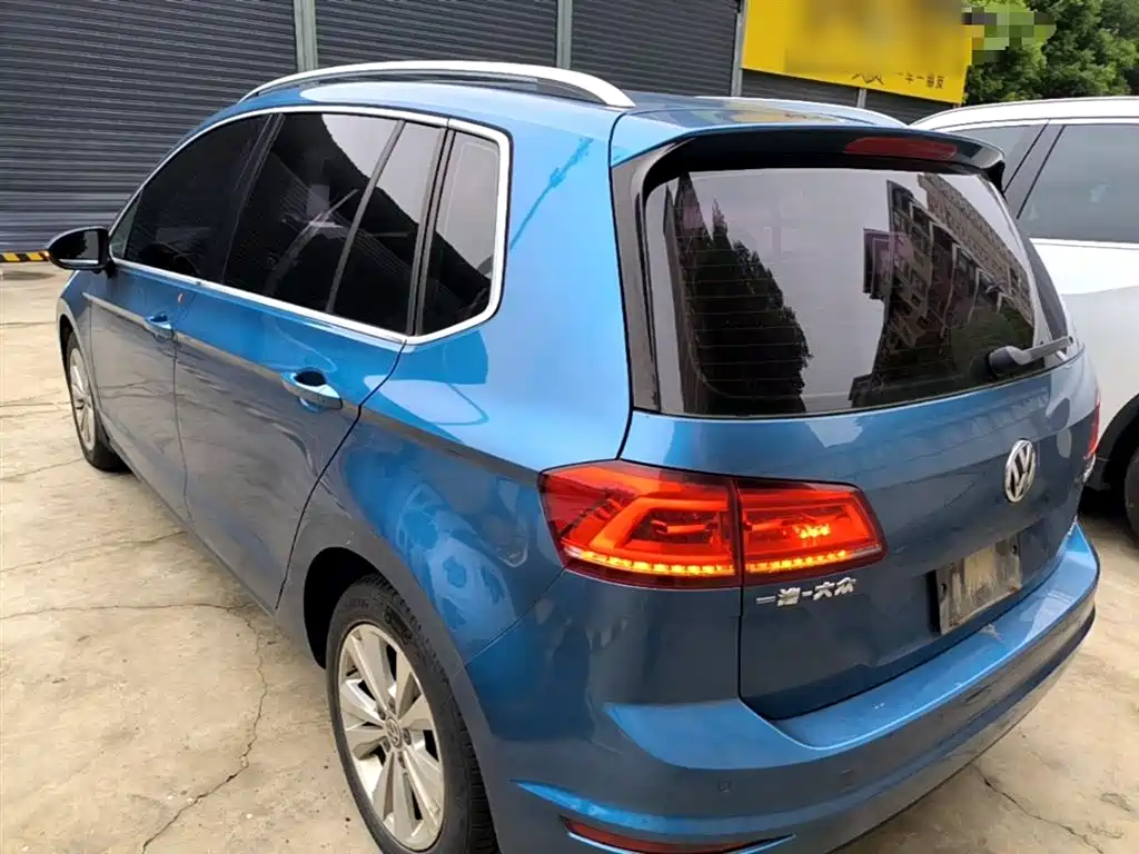 Volkswagen Golf Sportsvan 2016 230TSI Automatic Progressive фото 5