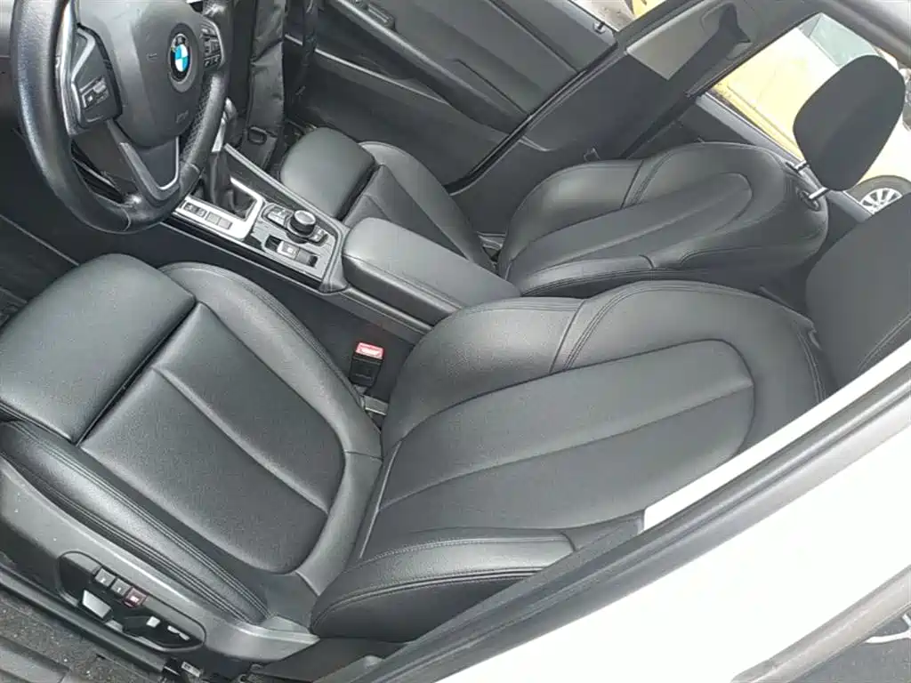 BMW 1 Series 2018 Facelift 118i Sport фото 15