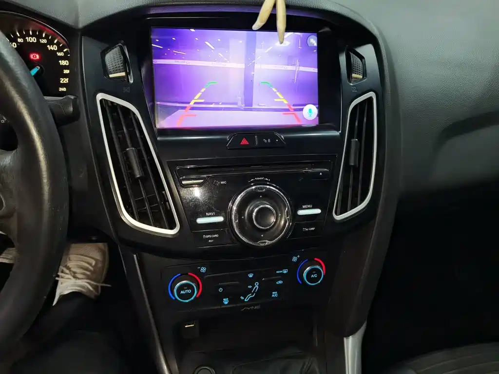 Фото 9 - Ford Focus