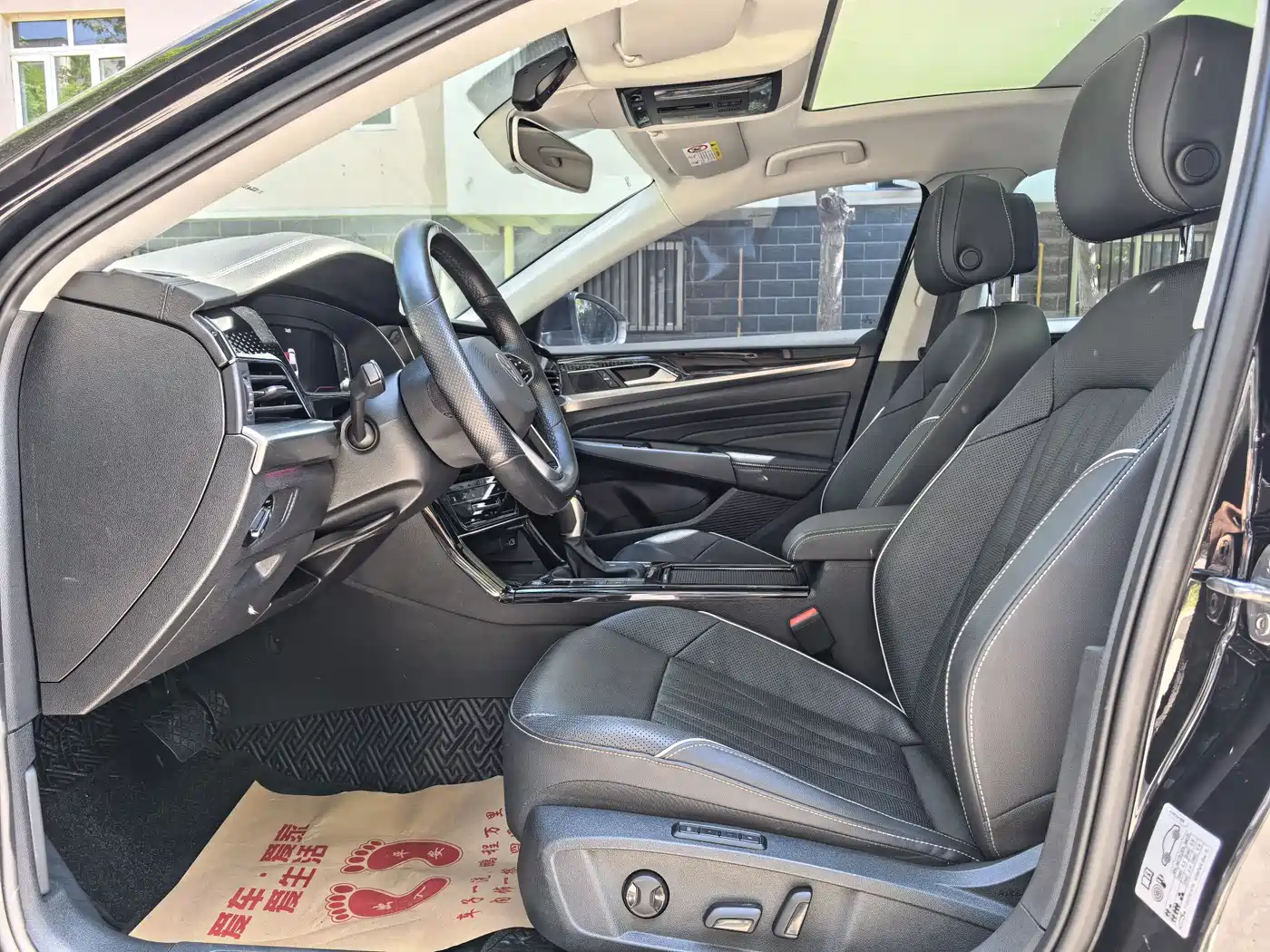 Volkswagen Passat 2022 330TSI Starlight Luxury Edition фото 3