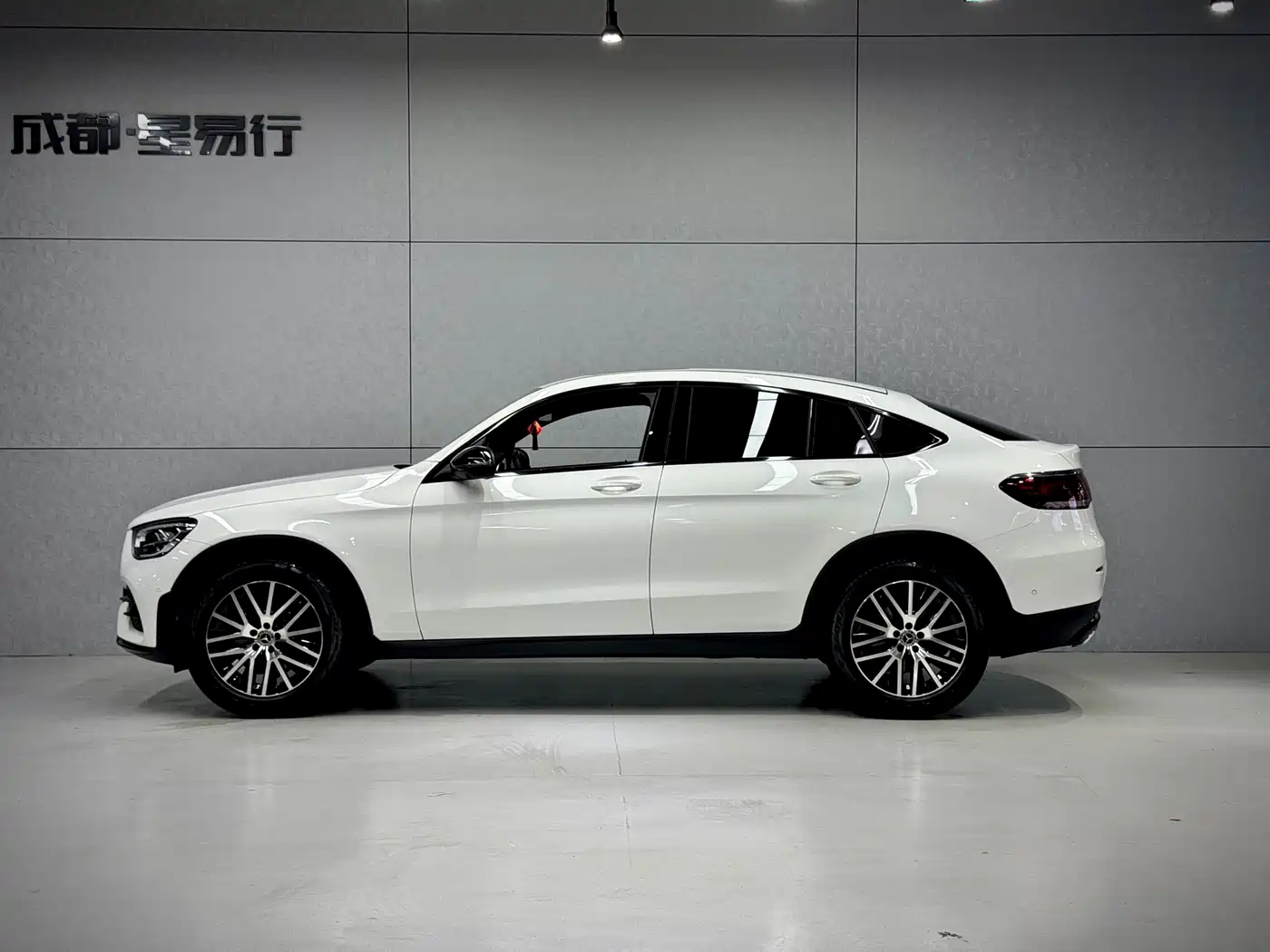 Mercedes-Benz GLC Coupe 2021 2021 GLC 260 4MATIC Coupe SUV
