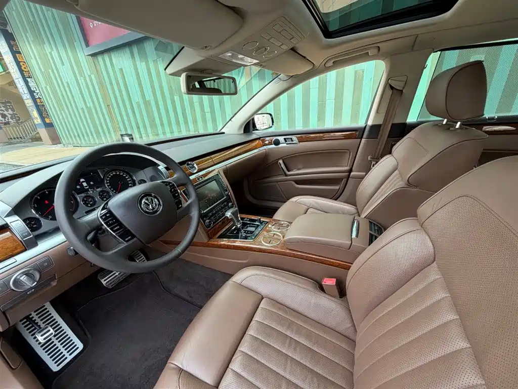 Volkswagen Phaeton 2014 3.0L Executive Edition фото 3