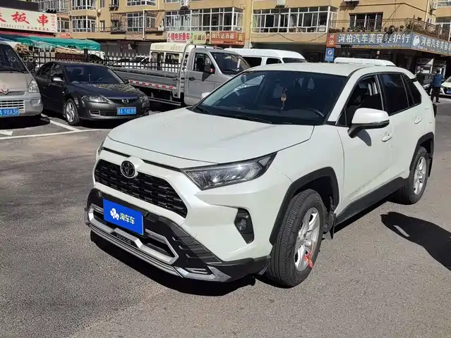 Toyota RAV4 2.0L CVT, моноприводный, Urban