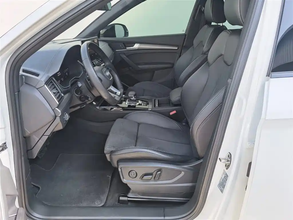 AUDI Q5L SPORTBACK
