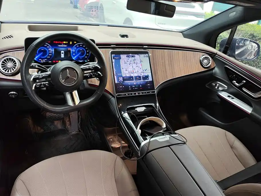 MERCEDES-BENZ EQE SUV