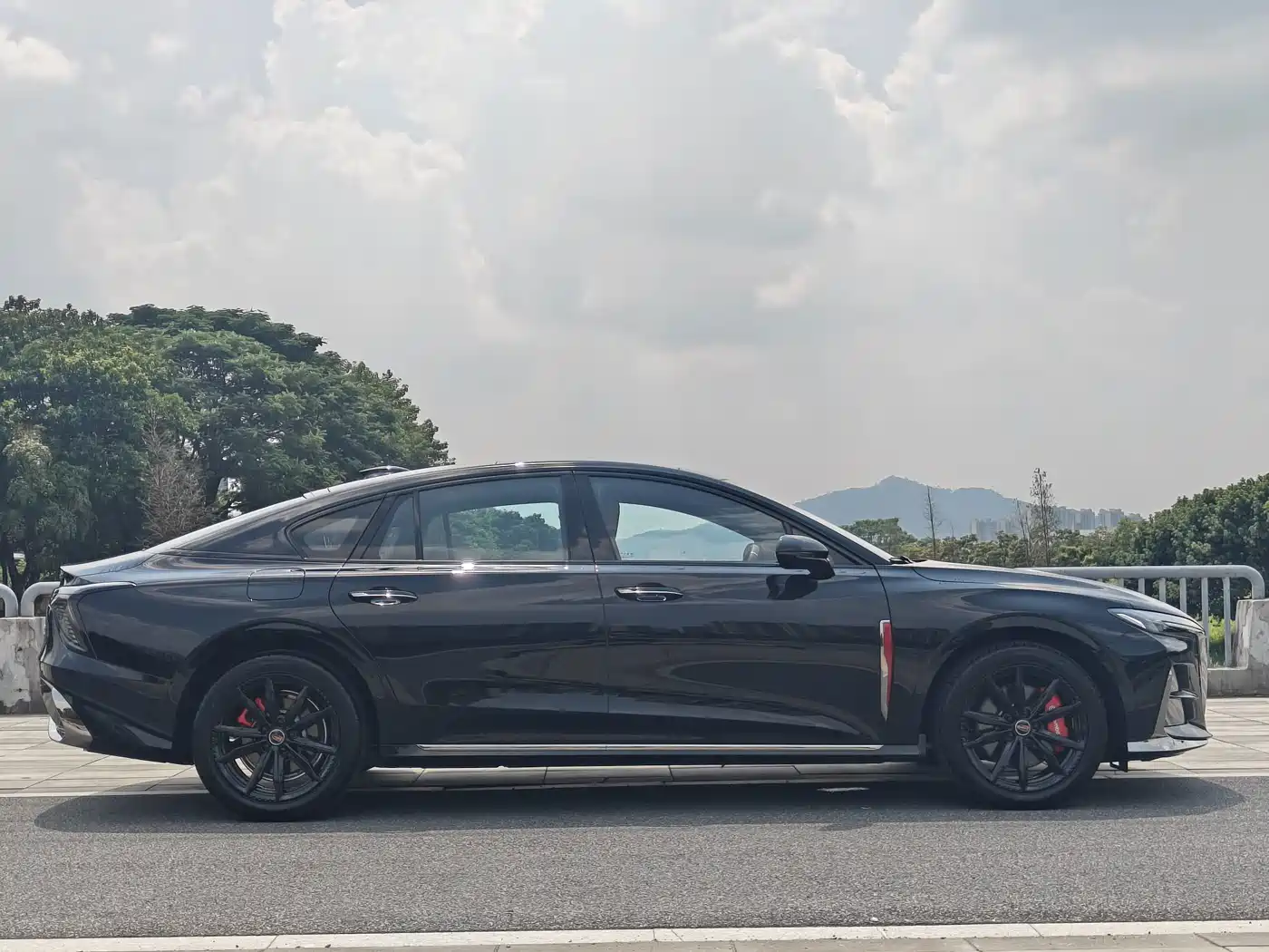 Hongqi H6 2025 2025 Model 2.0T Fashion Edition