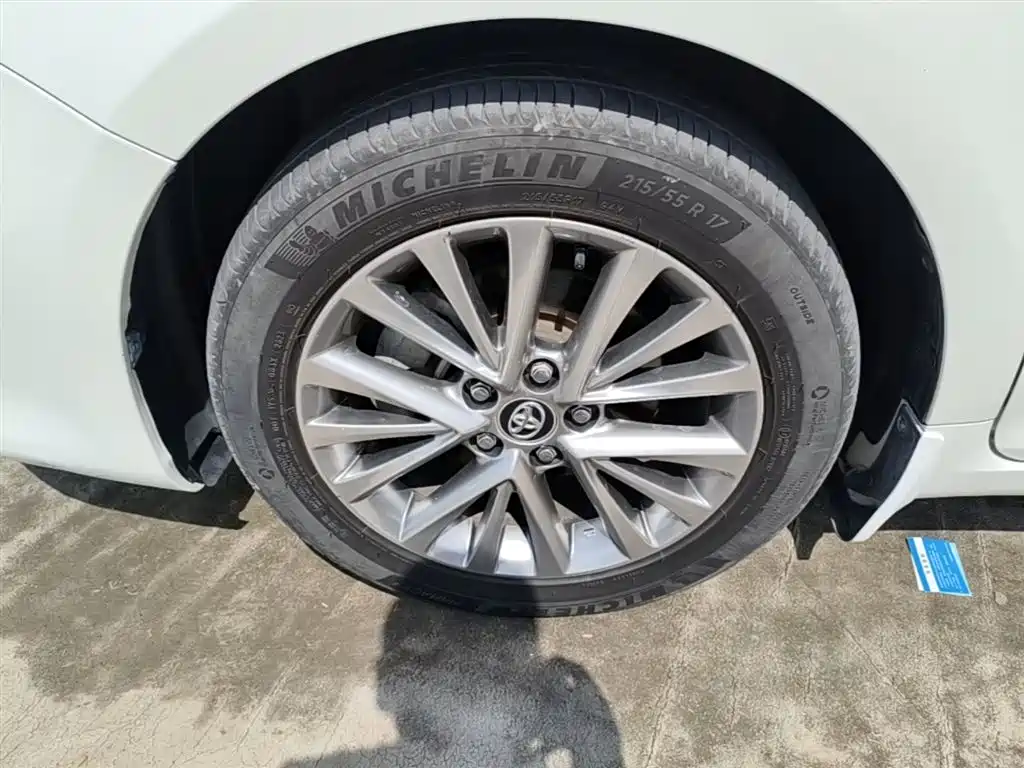 Toyota Camry 2016 2.5G 10th Anniversary Luxury Navigation Edition фото 23