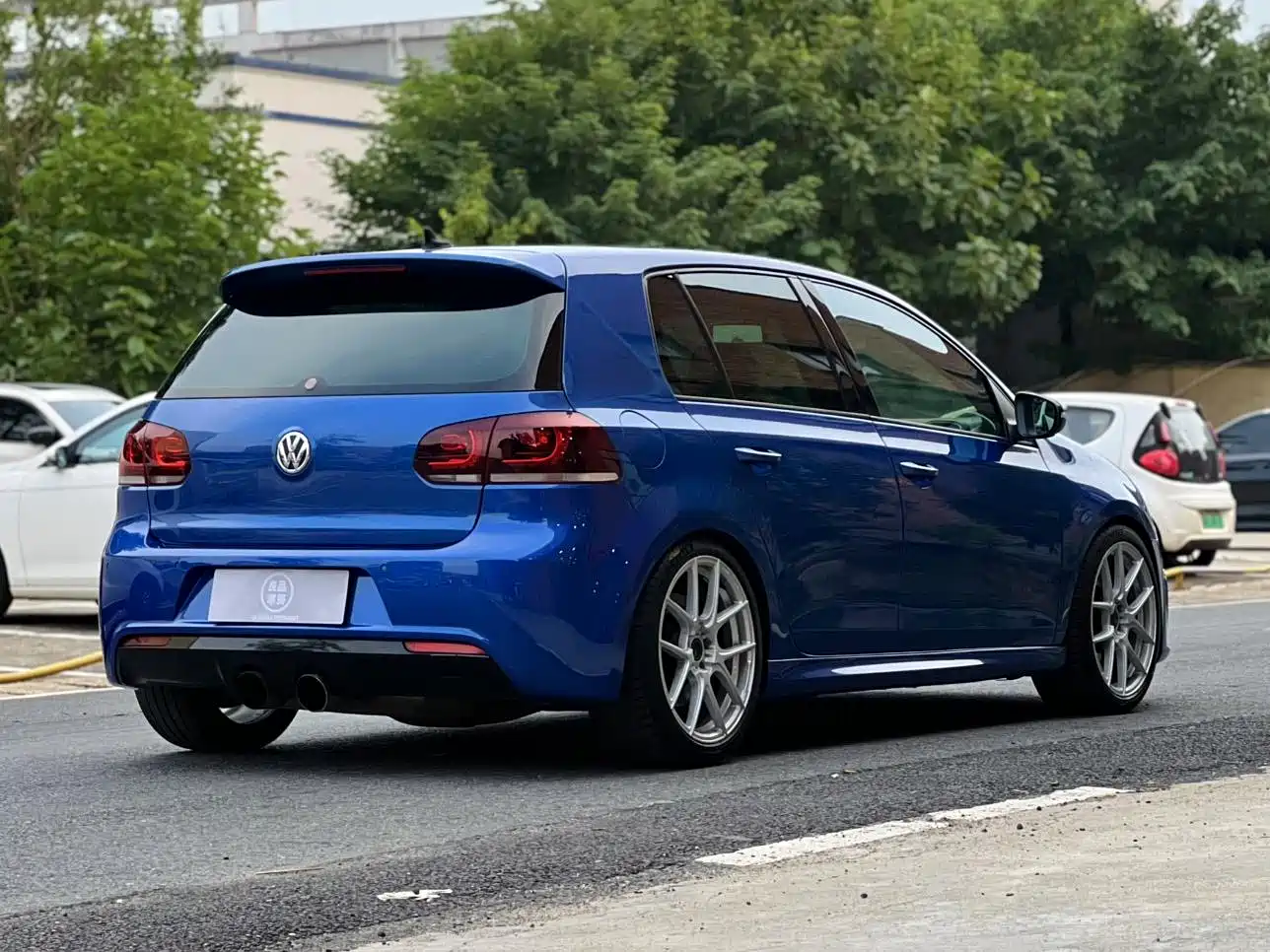 Volkswagen Golf (Import) 2011 2.0TSI R фото 4