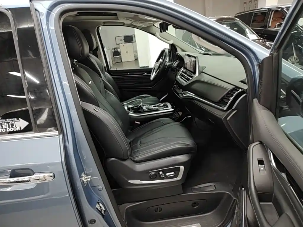 SAIC Maxus Maxus G20 2019 2019 Launch Edition 2.0T Auto Premium China V