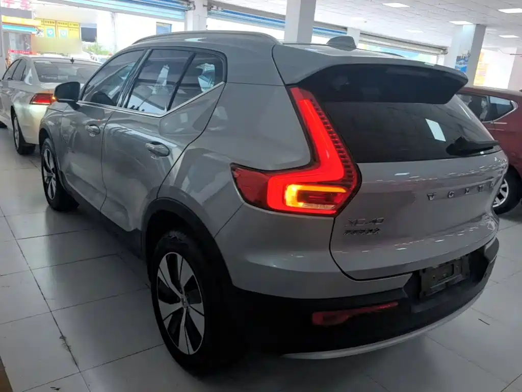 2024 Volvo XC40
