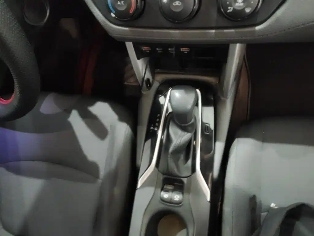 Toyota Corolla Cross 2022 2.0L Pioneer Edition фото 21