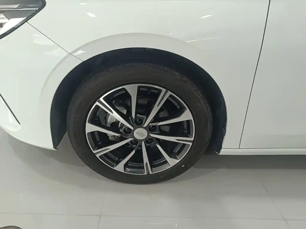 Photo 23 - Geely Emgrand
