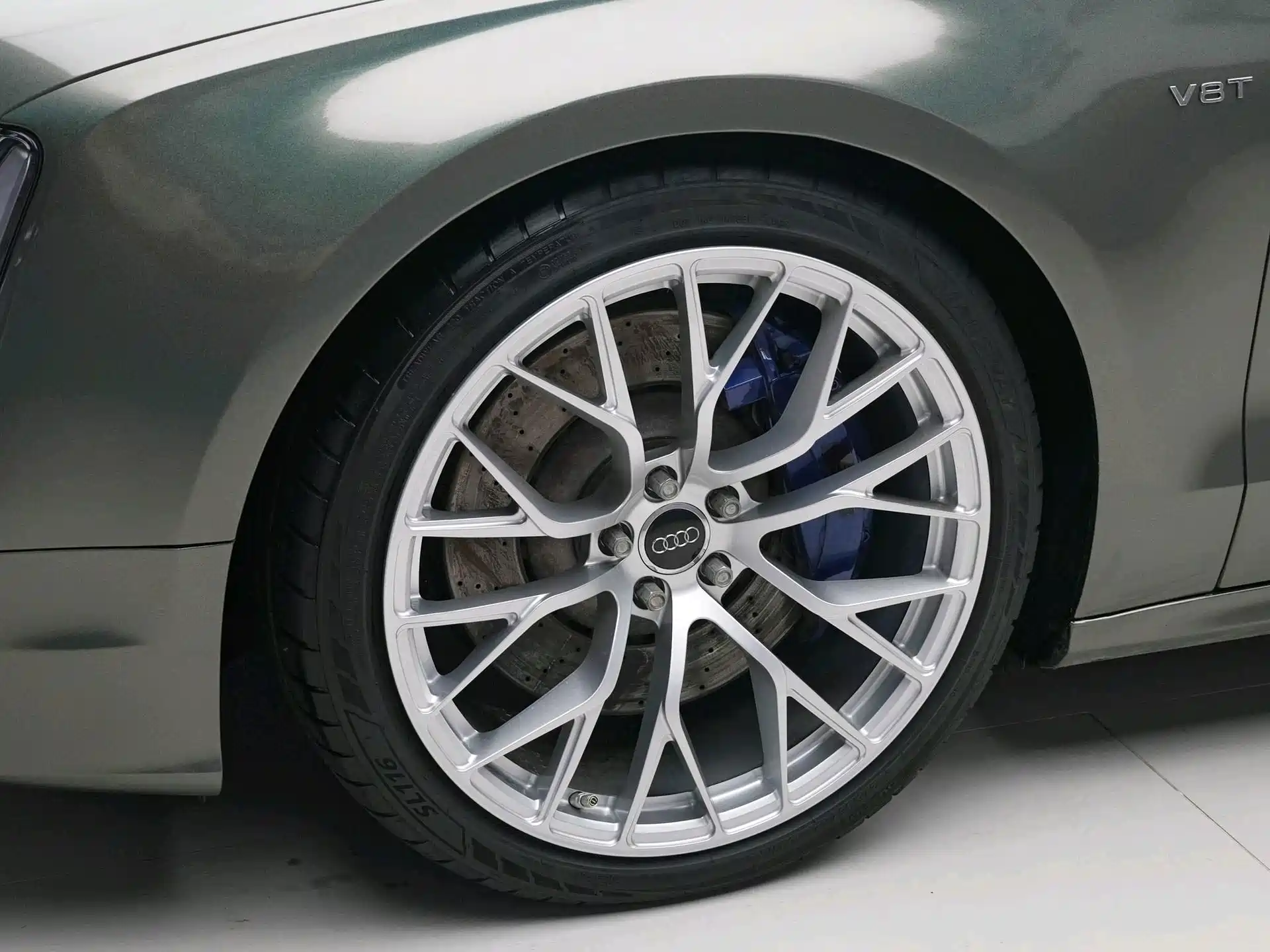 Фото 5 - Audi S8