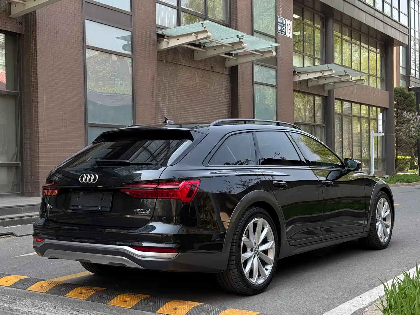 Audi A6 (Import) 2020 allroad quattro Explorer 55 TFSI Premium Off-Road фото 7