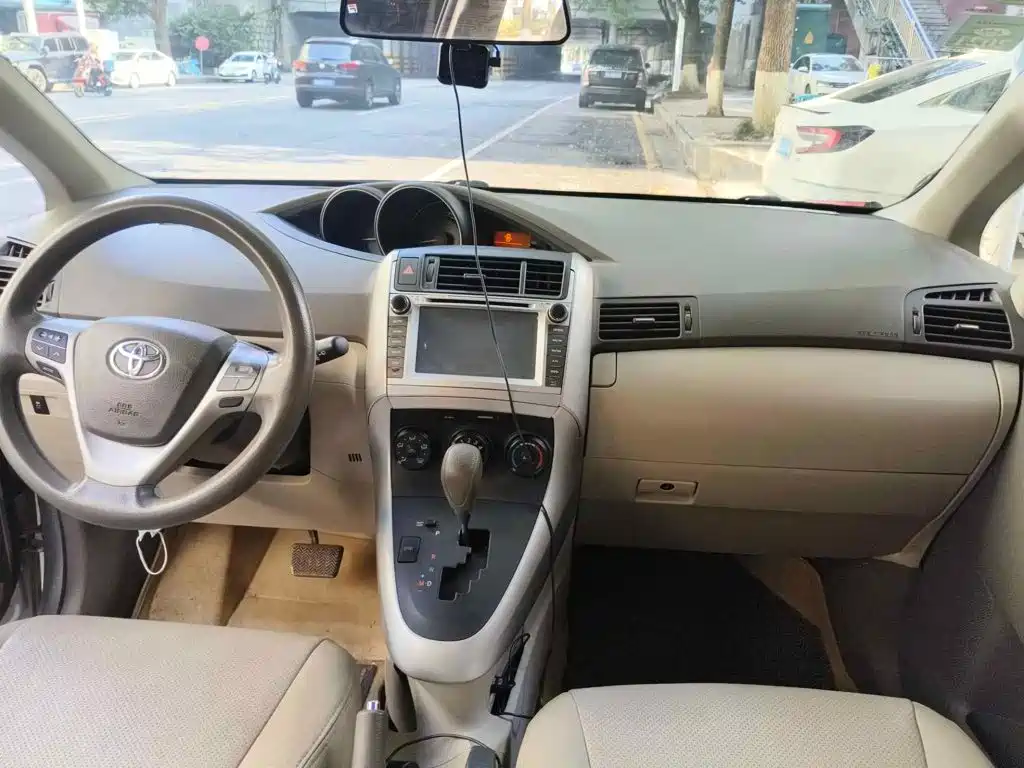 Photo 11 - Toyota E'Z