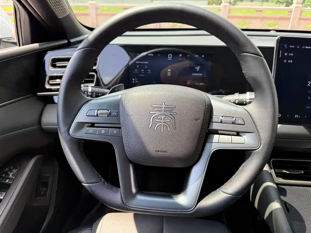 BYD Qin L 2025 DM-i Smart Drive 80KM Premium фото 10