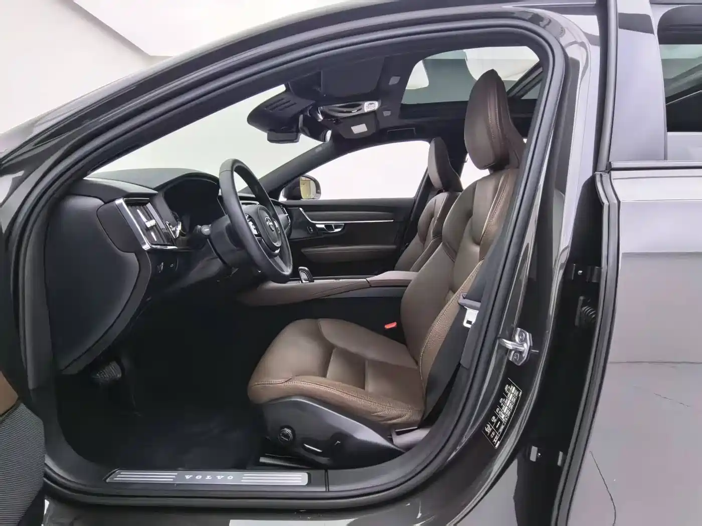 Volvo V90 2021 2022 Cross Country B5 AWD Momentum