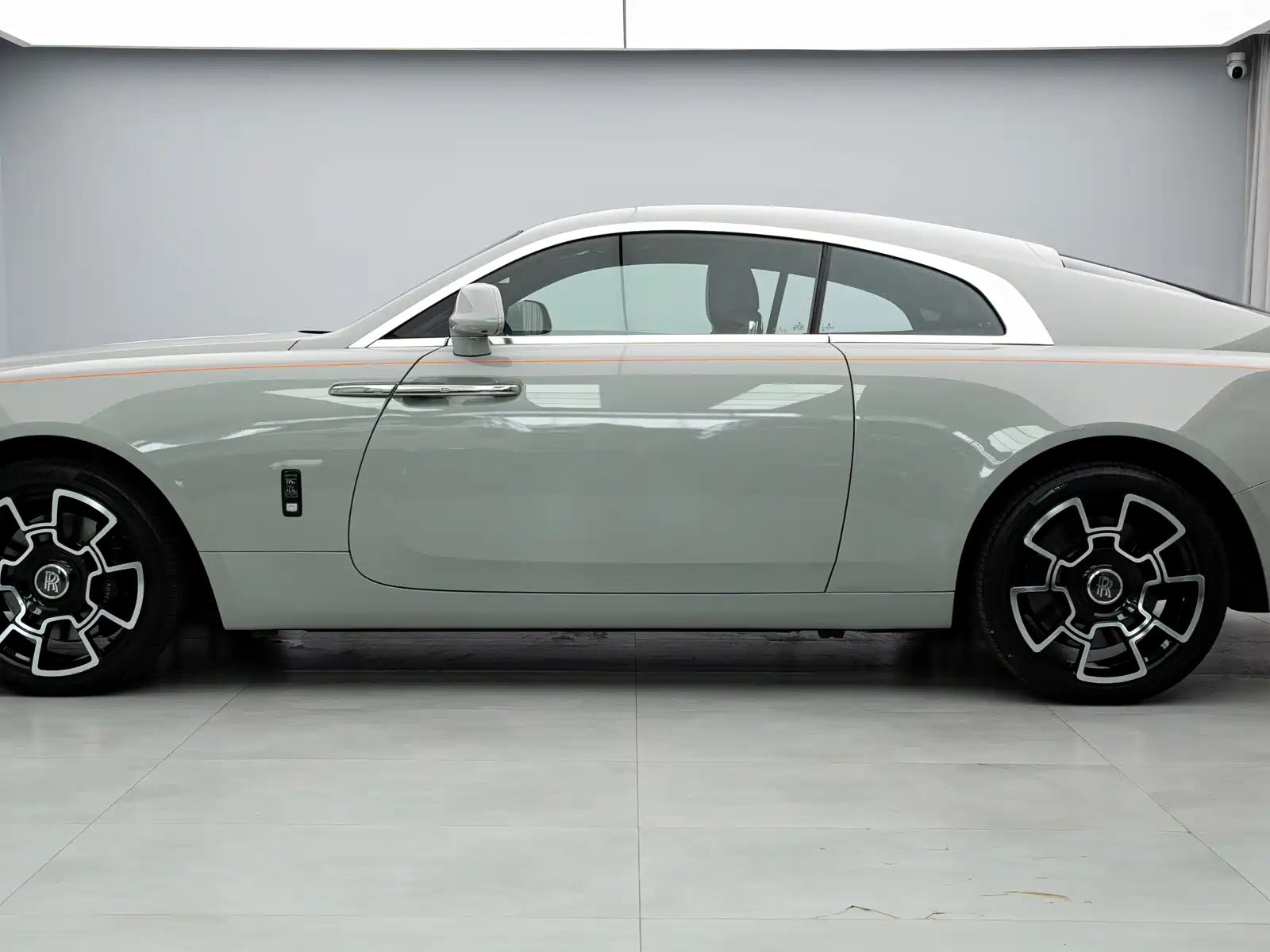 Фото 3 - Rolls-Royce Wraith