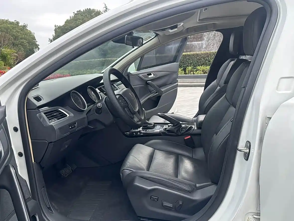 Peugeot 508 2013 2.0L 2nd Anniversary Auto Smart Edition фото 9