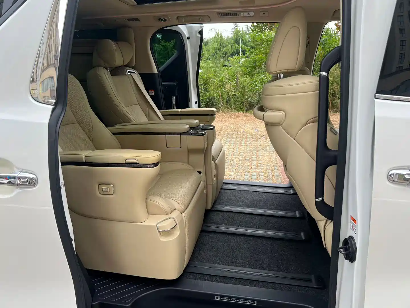 Фото 5 - Toyota Vellfire