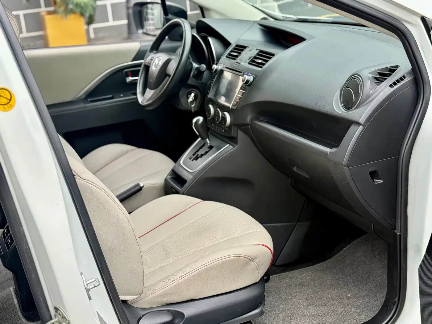 Mazda Mazda5 2013 2013 2.0L Automatic Luxury