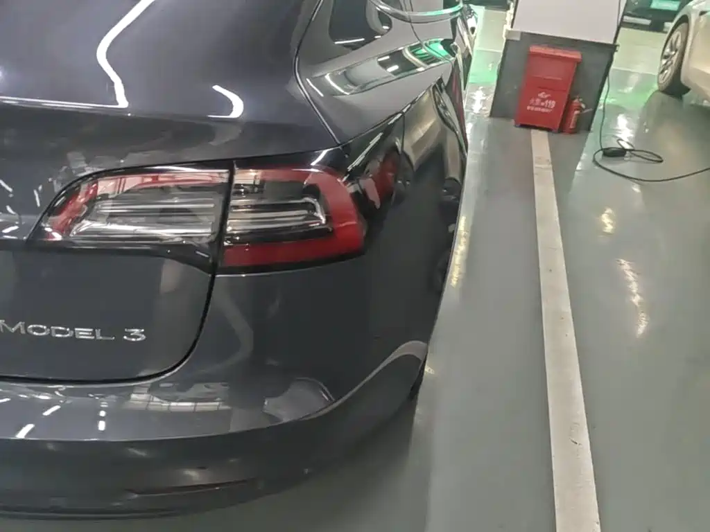 Фото 8 - Tesla Model 3