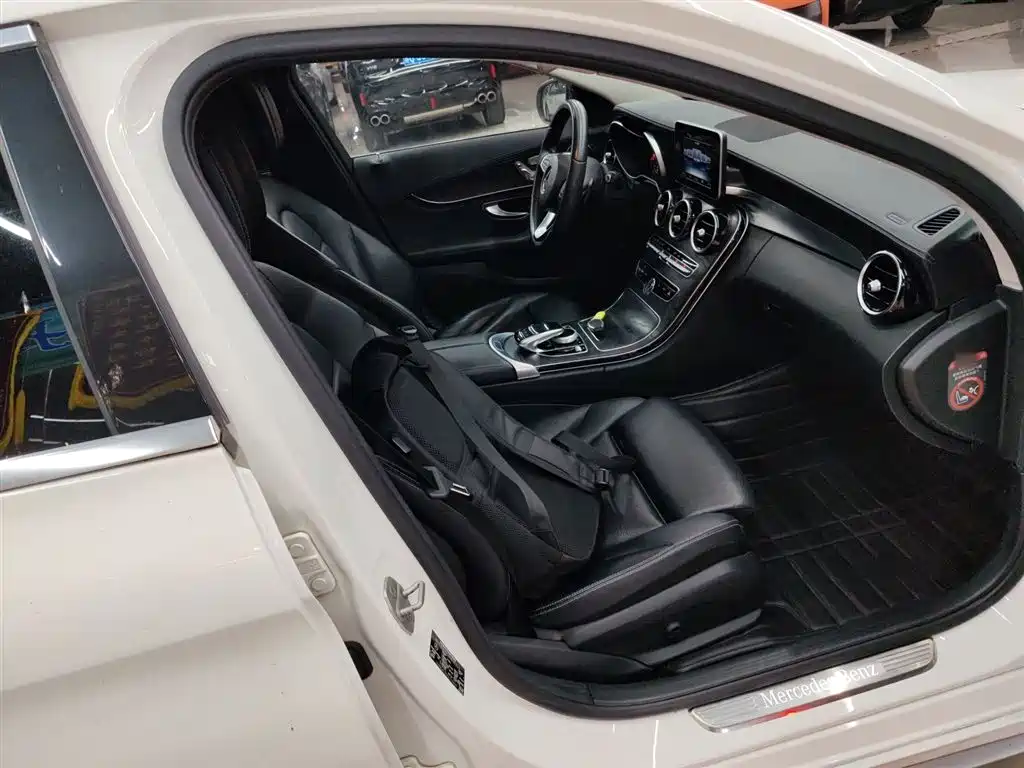 Mercedes-Benz C-Class 2015 Facelift C 200 L Sport фото 19