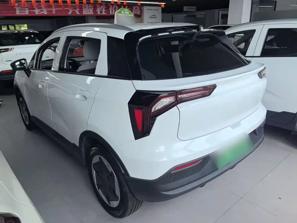 Фото 5 - Geely Geometry E Firefly