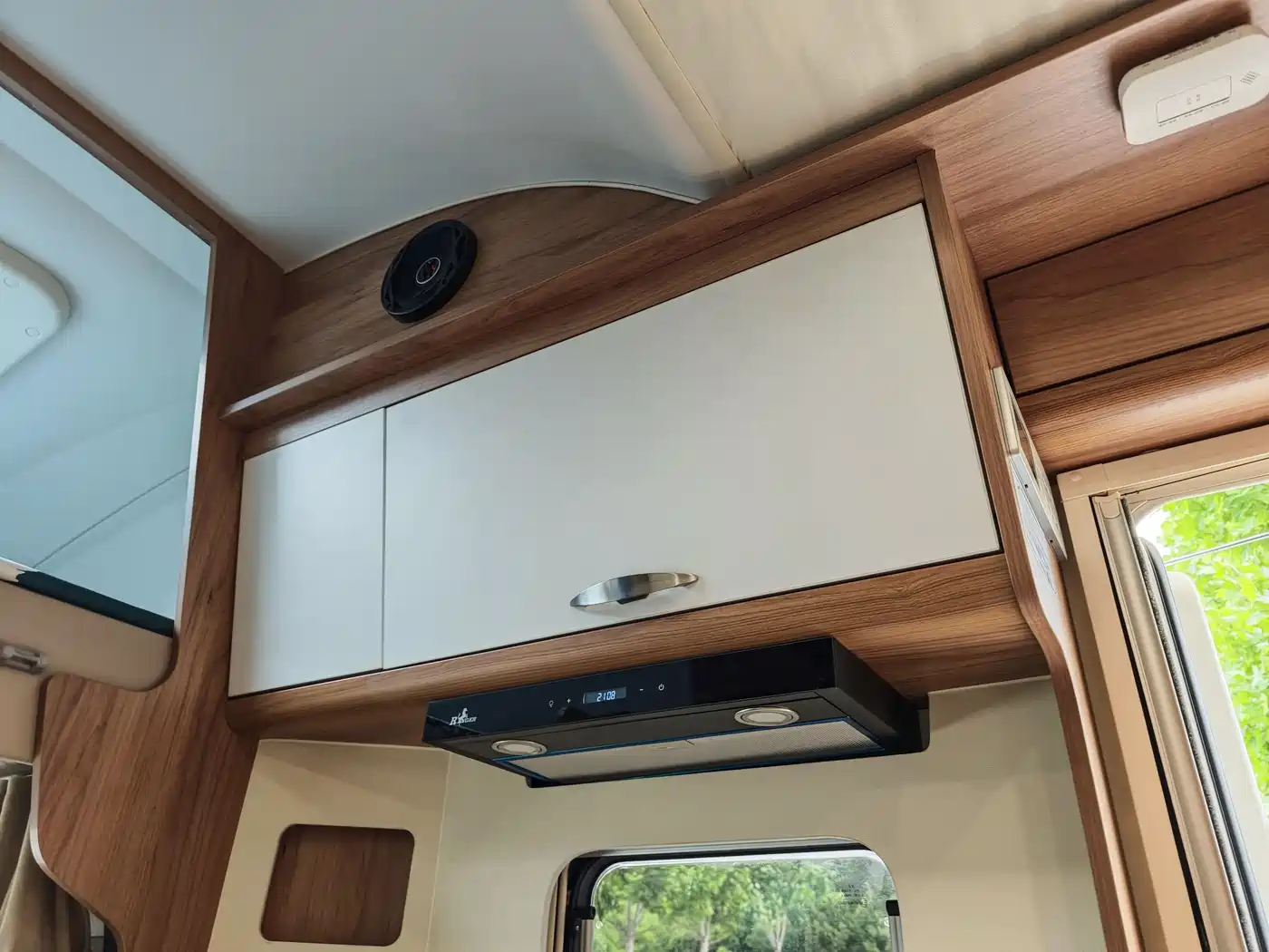 SAIC Maxus V100 RV 2022 Model 2.0T Life Home V100 Mountain Living Edition Rear Expansion фото 12