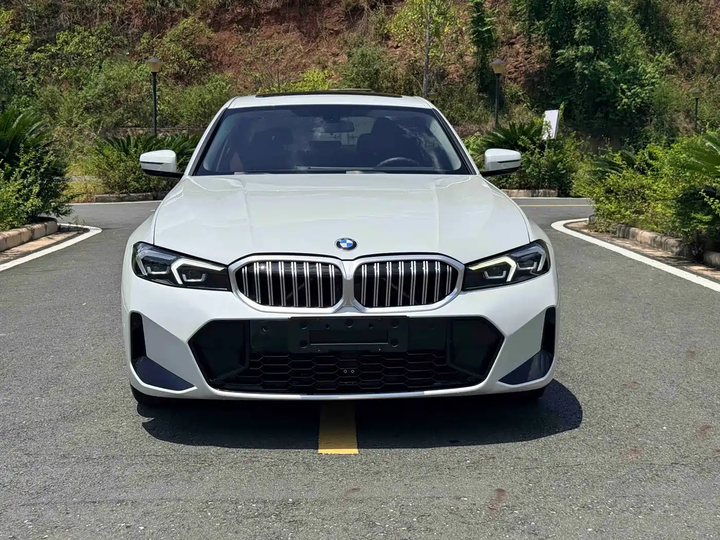 Photo 2 - BMW 3 Series